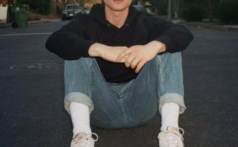 متن ترجمه شده آهنگ if we have each other از Alec Benjamin